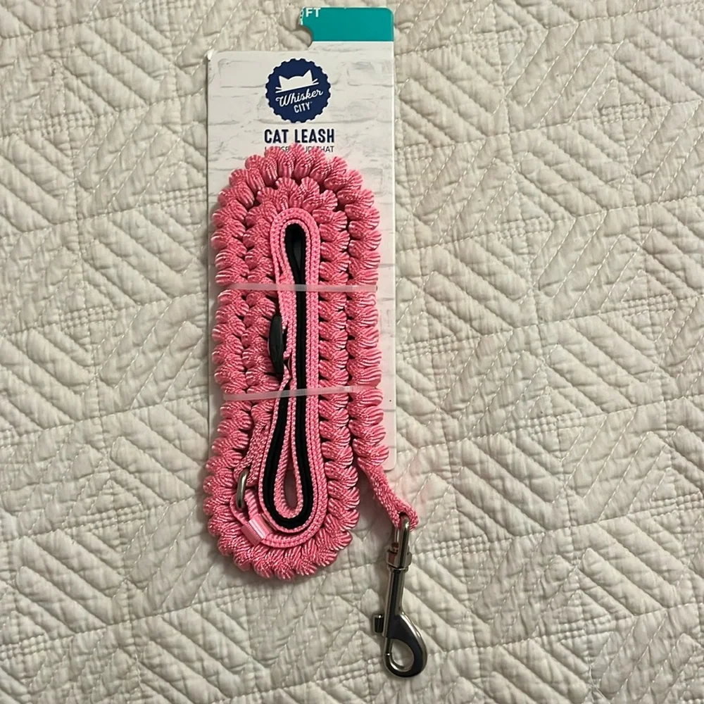 Pink Bungee leash for cat or small dog too. 3.5 ft. NWT